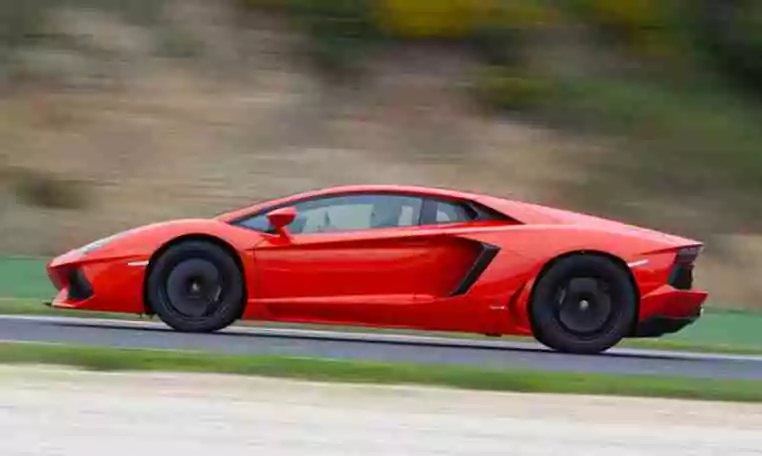 Hire A Lamborghini Aventador In Dubai